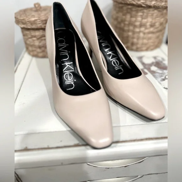 Calvin Klein snip toe callia  Pumps - Picture 2 of 6